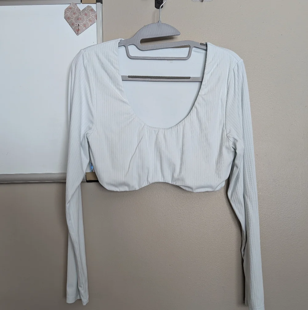 L EUC Clothing Bundle - Picture 2 of 6